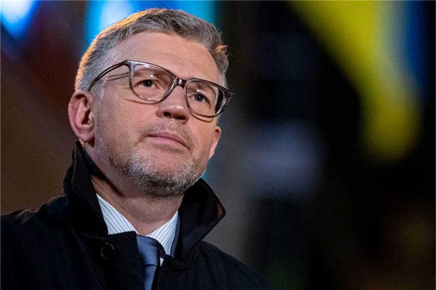 Ukraine-Botschafter: Schröder-Vermittlung ein „Trauerspiel“ Der ukrainische Botschafter Andrij Melnyk erklärt die Vermittlungsversuche von Altkanzler Schröder als gescheitert.