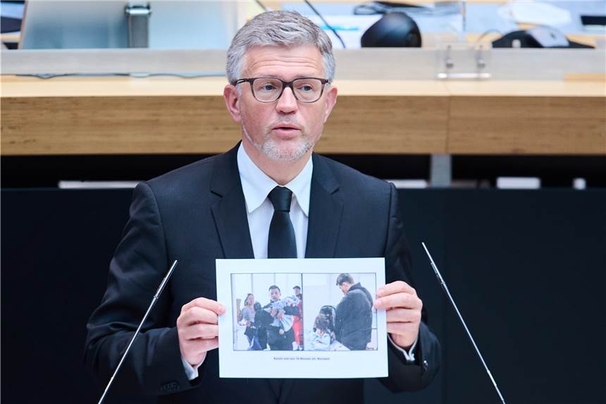 Ukrainischer Botschafter macht Deutschland schwere Vorwürfe: Ankläger nicht Vermittler Der ukrainische Botschafter in Deutschland Andrik Melnyk verzichtet auf die übliche Zurückhaltung der Diplomaten.