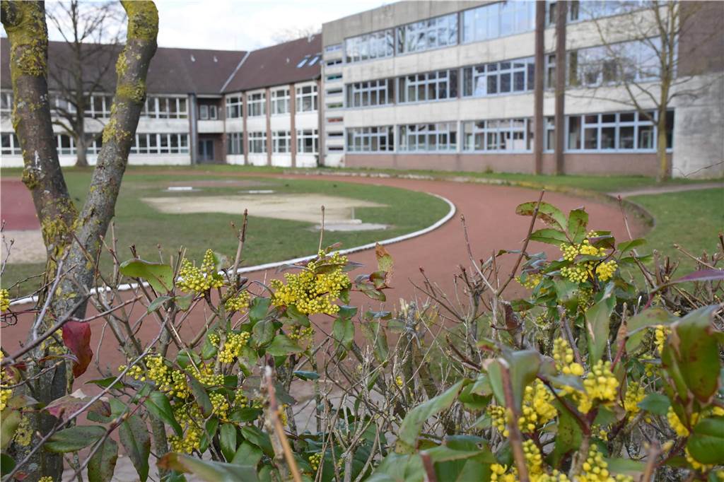 Schulzentrum, Kreisverkehre, Lastenräder: Dafür gibt die Stadt 2023 Geld aus Der Umbau am Schulzentrum ist einer der größten Posten im Haushalt 2023.