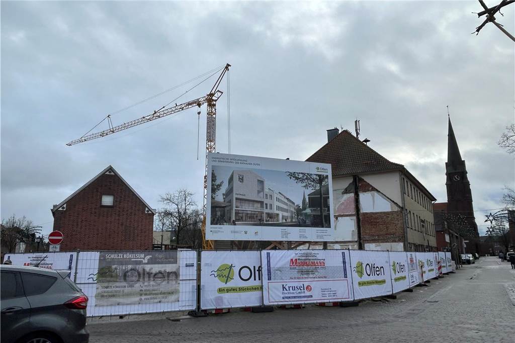 Stadt Olfen will nicht mehr Personal aufstocken: Wer erledigt die Arbeit? Die Baustelle für das neu Rathaus in Olfen.