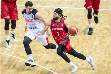 Der umstrittene Joshiko Saibou (r.) wird bei Olympia für Deutschland auflaufen. 