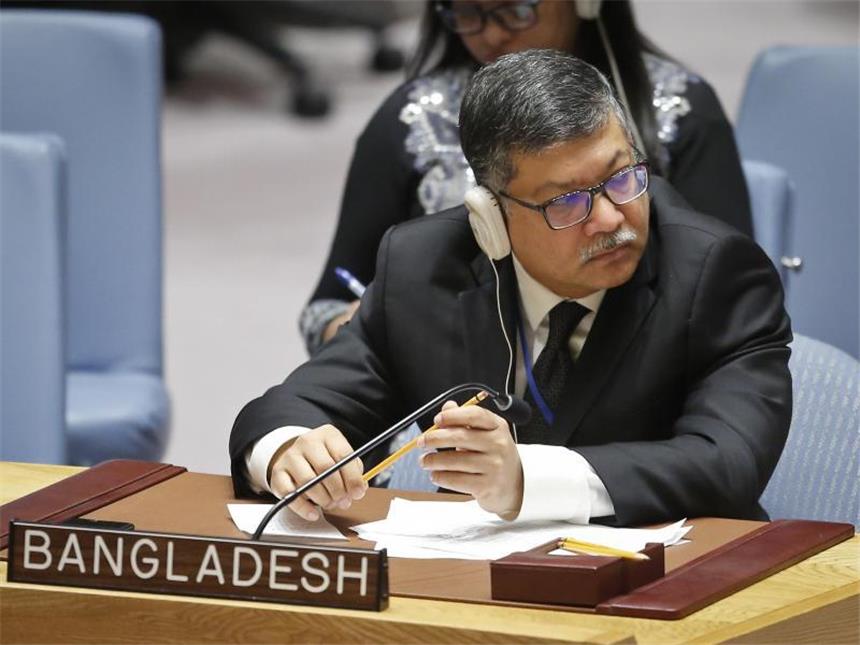 Der UN-Botschafter von Bangladesch, Masud Bin Momentan, während einer Sitzung des Sicherheitsrats zur Rohingya-Krise. UN-Generalsekretär Guterres nannte die Vorgänge einen "humanitären und menschenrechtlichen Alptraum". Foto: Bebeto Matthews