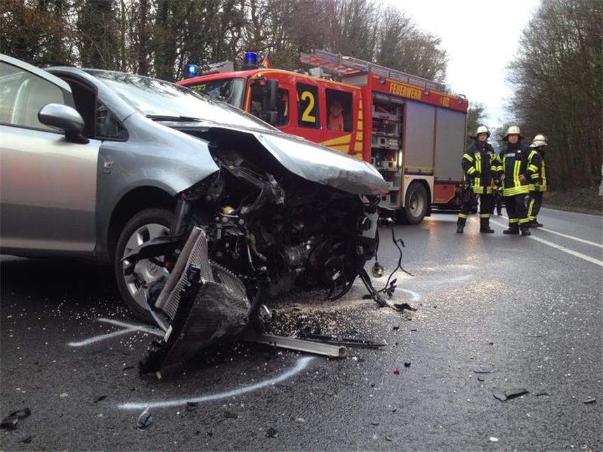 Unfall am Freischütz - B236 war gesperrt Der Unfall am Freitagnachmittag hatte Auswirkungen auf den Verkehr.