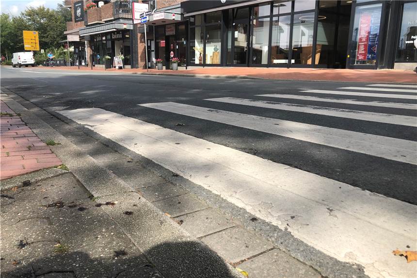 Castrop-Rauxeler auf Zebrastreifen angefahren: Fahrer fuhr einfach weiter Der Unfall ereignete sich auf diesem Zebrastreifen in der Altstadt.