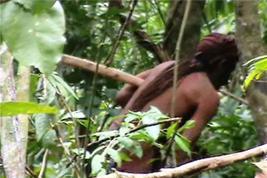 Der einsamste Mann der Welt Der Ureinwohner im Amazonas-Gebiet. Foto: Fundação Nacional do Índio