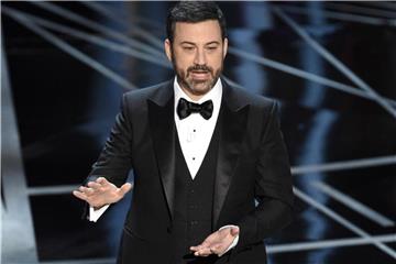 Der US-Talkmaster Jimmy Kimmel zeigt sich gerührt. Foto: Chris Pizzello