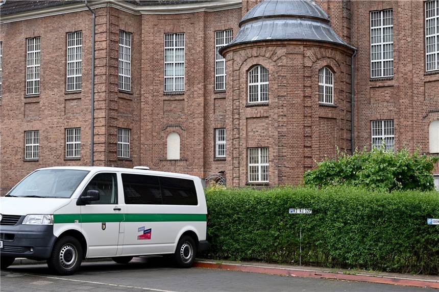 Panne im Fall „Maddie“ McCann: Polizei informierte Christian B. zu früh über Ermittlungen Der Verdächtige im Fall des vor gut 13 Jahren verschwundenen britischen Mädchens „Maddie“ verbüßt in der Justizvollzugsanstalt Kiel derzeit eine Haftstrafe.