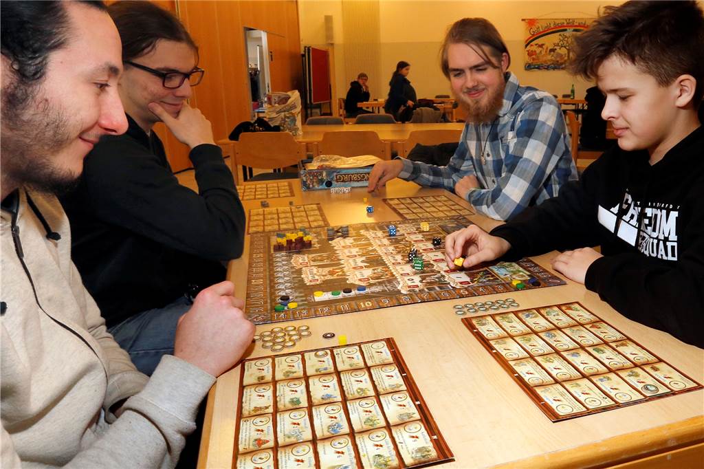 Die Kamener Spielenarren veranstalten jeden Monat einen öffentlichen Spielenachmittag, bei dem jeder Interessierte willkommen ist. Für die Corona-Krise haben sie viele Ideen. 