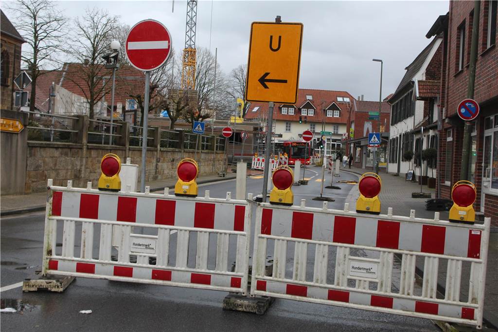Der Verkehr, der aus Richtung Erle kommt, wird umgeleitet.