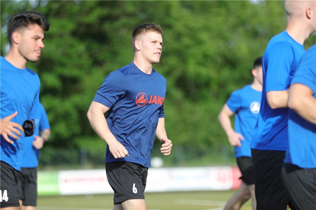 Werner SC verliert Test in Hiltrup und zeigt vor allem in einem Mannschaftsteil Schwächen Der verletzte Marvin Stöver fand sich überraschend in der Trainerrolle wieder.