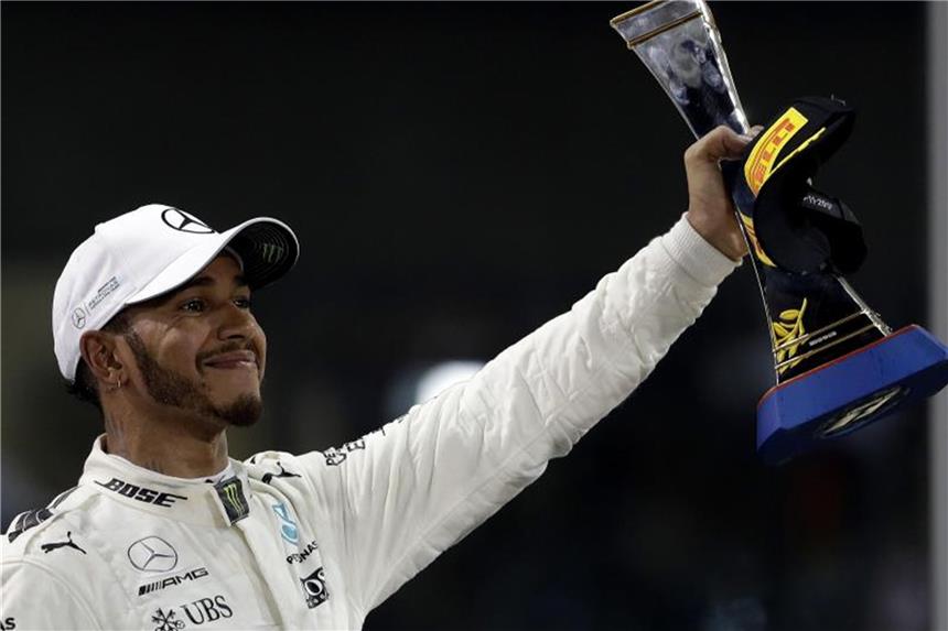 Rosberg: Hamilton denkt an Karriereende Der Vertrag von F1-Champion Lewis Hamilton bei Mercedes läuft am Ende der kommenden Saison aus. Foto: Luca Bruno