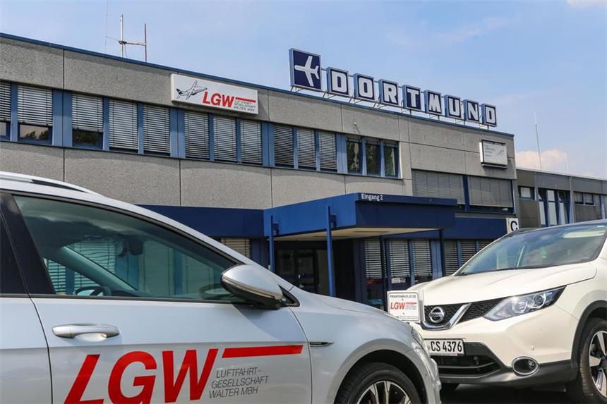 Air Berlin übernimmt Dortmunder Regional-Airline Der Verwaltungssitz der LGW soll laut eines Air-Berlin-Sprechers am Flughafen Dortmund bleiben.