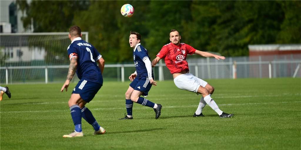 Der VfB Hüls empfing Vestia Disteln zum Top-Spiel der Bezirksliga 9. Am Ende wurde es eine klare Angelegenheit.