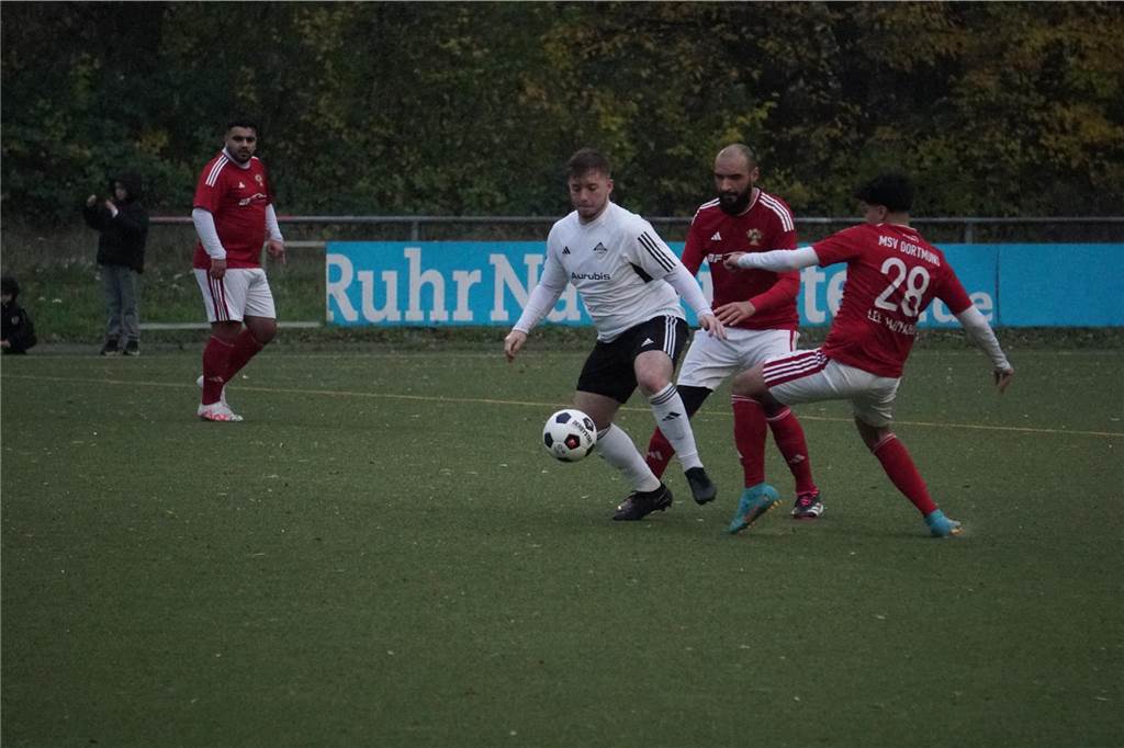 Der VfB Lünen kassierte einen ganz späten Gegentreffer zum 3:3 gegen den MSV Dortmund.