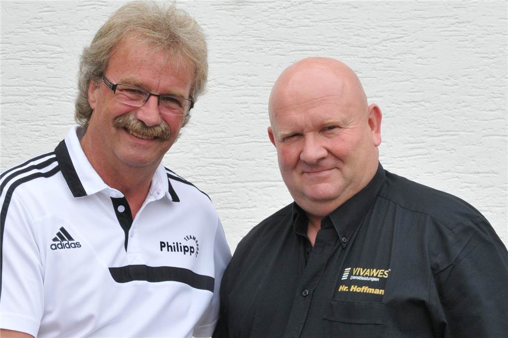 3:1 für Dortmund gegen Lünen: Großer Ärger bei den Vereinen aus Lünen Der VfB-Vorsitzende Friedhelm Hoffmann (r.), hier mit Manfred Tapken, fühlt sich durch die neue Regelung nicht bevorteilt.