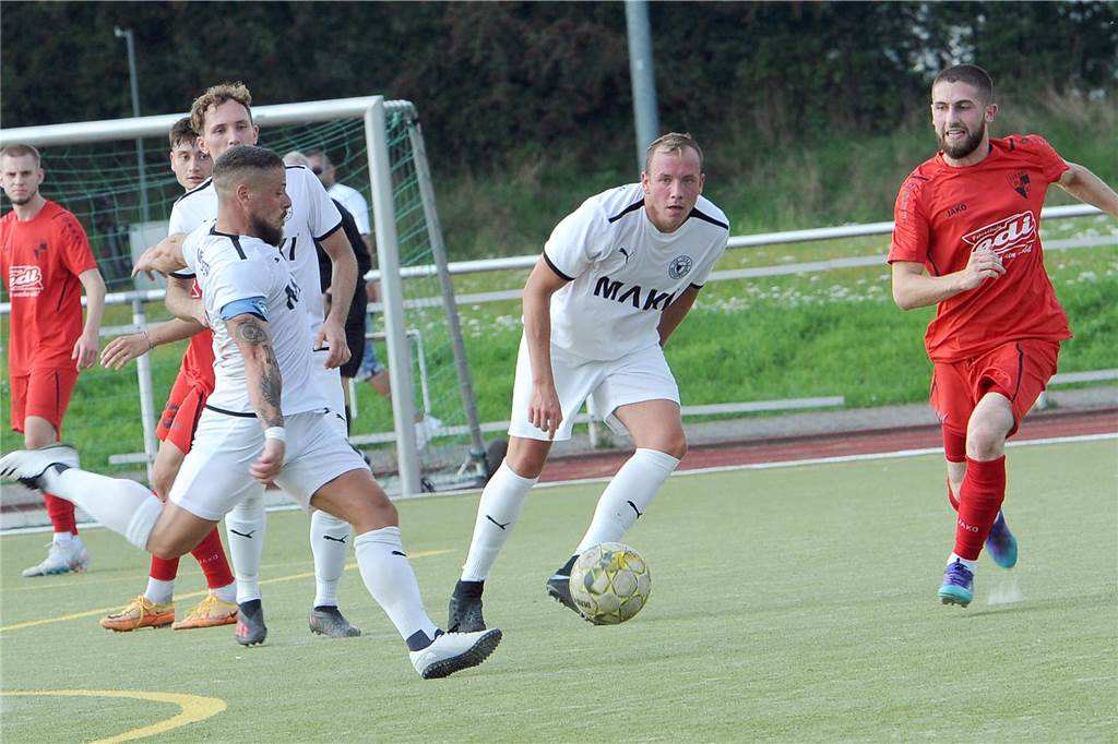 Der VfB Westhofen hat gegen den SSV Buer mit 3:1 gewonnen.