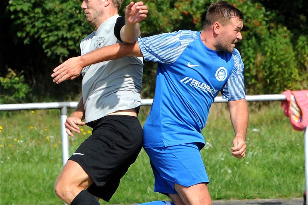 Mehr als 80 Fotos vom Schwerter Fußball-Sonntag: Derby-Impressionen, Jubel und Enttäuschung Der VfB Westhofen II errang spät einen Punkt beim 2:2 gegen den FC Brünninghausen II.