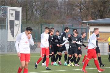 Der VfL Mark bejubelt das 2:0. Am Ende wurde es deutlich gegen RW Unna.
