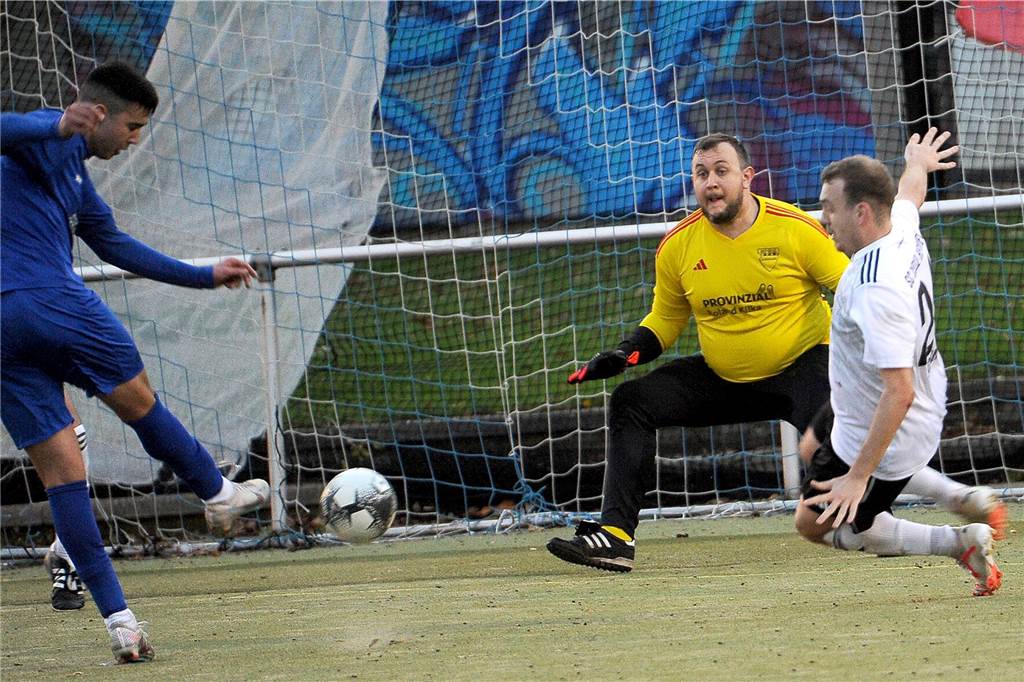 Der VfL Schwerte hat gegen den SC Hennen mit 3:1 gewonnen.