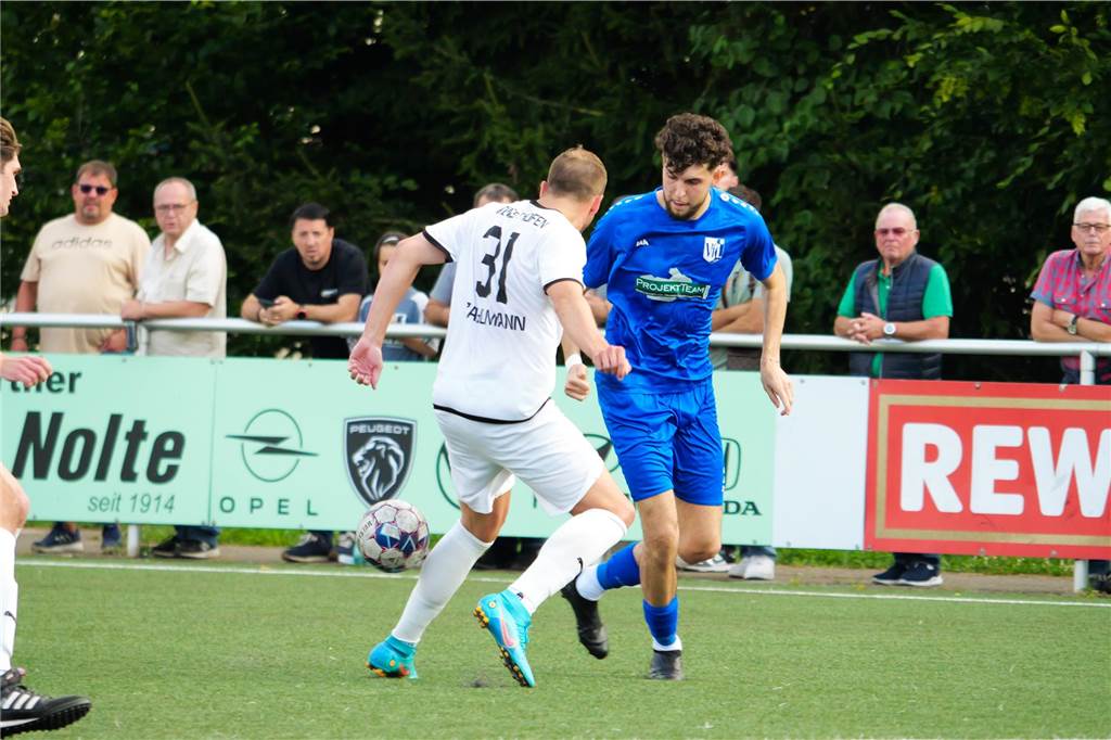 Der VfL Schwerte hat gegen den VfB Westhofen im Elfmeterschießen mit 9:8 gewonnen.