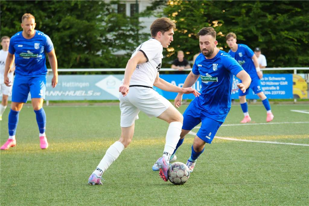 Der VfL Schwerte hat gegen den VfB Westhofen im Elfmeterschießen mit 9:8 gewonnen.