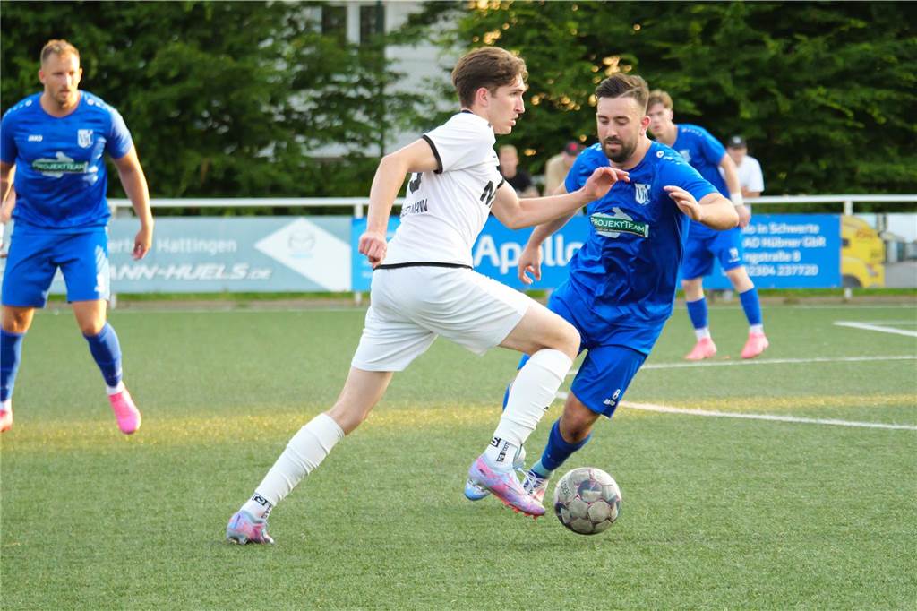 Der VfL Schwerte hat gegen den VfB Westhofen im Elfmeterschießen mit 9:8 gewonnen.