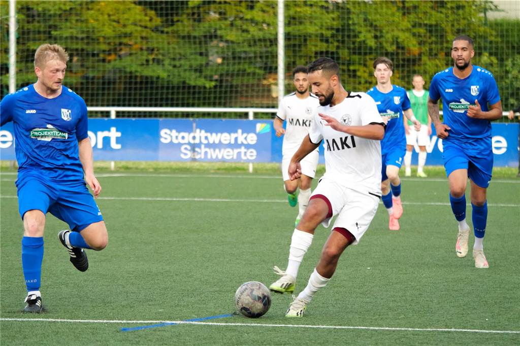 Der VfL Schwerte hat gegen den VfB Westhofen im Elfmeterschießen mit 9:8 gewonnen.