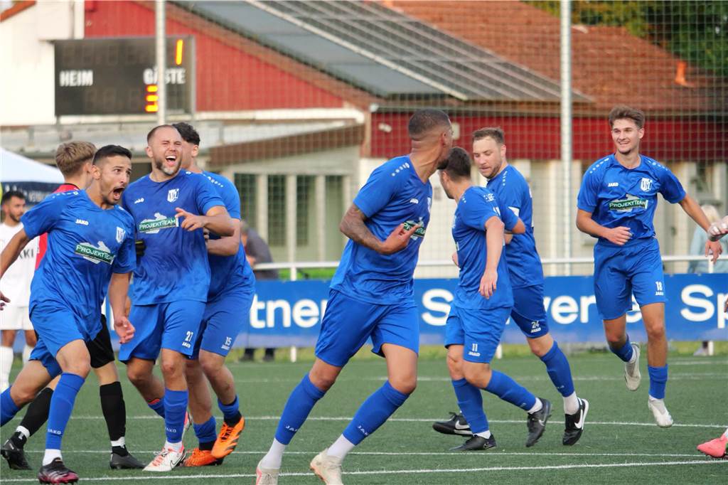 Der VfL Schwerte hat gegen den VfB Westhofen im Elfmeterschießen mit 9:8 gewonnen.