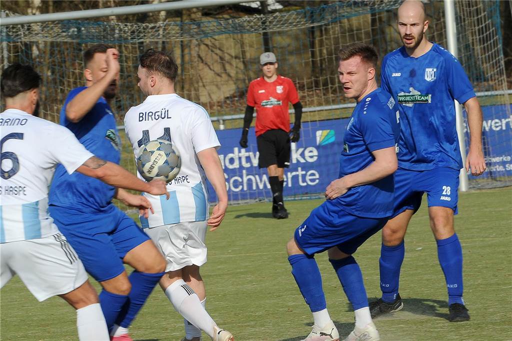 Der VfL Schwerte hat gegen die SG Blau-Weiß Haspe mit 2:1 gewonnen.