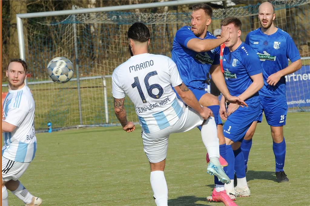 Der VfL Schwerte hat gegen die SG Blau-Weiß Haspe mit 2:1 gewonnen.