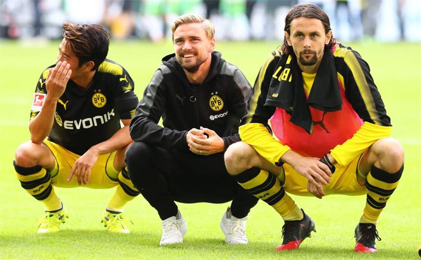 Der VfL Wolfsburg zeigt Interesse an der Verpflichtung von BVB-Innenverteidiger Neven Subotic. 