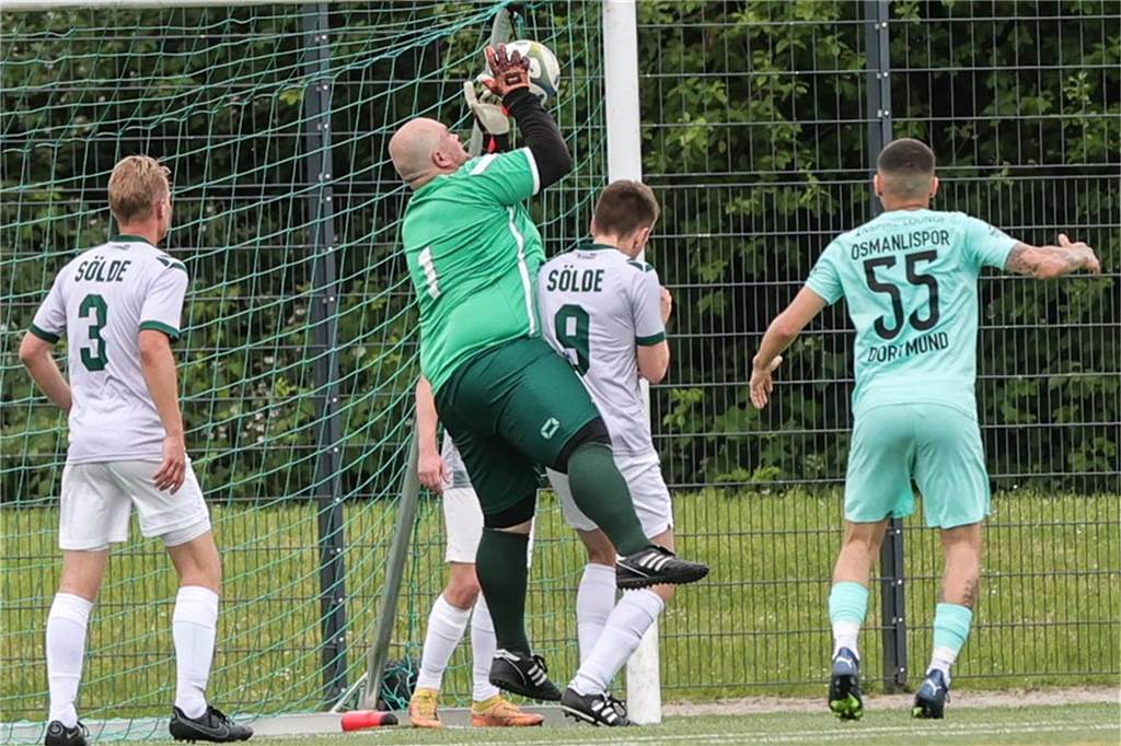 Der VfR Sölde II schafft gegen Osmanlispor Dortmund den Klassenerhalt. 