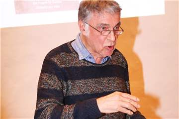 Der VHS-Gruppenleiter Wilhelm Hochgräber aus Holzwickede hat öffentlich gesagt, dass er im Umgang mit Ungeimpften Parallelen zur NS-Zeit sehe. Nun drohen ihm rechtliche Konsequenzen.