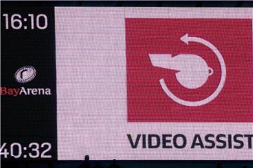 Der Videobeweis wird in der Bundesliga eingesetzt. Foto: Bernd Thissen