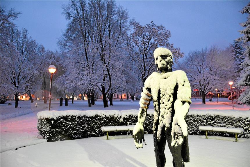 Alle Antworten zum Winterdienst in Haltern am See Der Von-Galen-Park im Schnee.