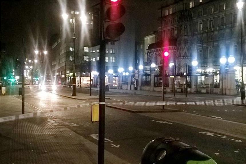 Gasleck in London: Fast 1500 Menschen in Sicherheit gebracht „Der Vorfall dauert derzeit weiter an, Ingenieure sind am Ort des Geschehens und versuchen, das Leck zu isolieren“, sagt ein Feuerwehrsprecher. Foto: Feuerwehr London/Press Association