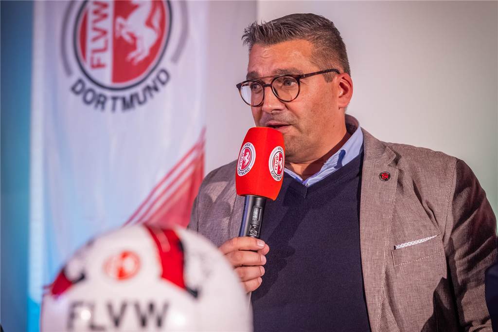 Hallenstadtmeisterschaft wird noch größer: Es gibt einen Extra-Spieltag vor Weihnachten Der Vorsitzende Andreas Edelstein und der Fußballkreis erweitern die Hallenstadtmeisterschaft.
