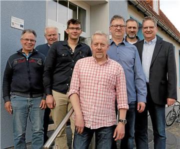 Der Vorstand der Bürgerinitiative „Keine Forensik im Naherholungsgebiet Haard“ informierte die Mitglieder über den aktuellen Stand der Entwicklung (v.l.): Frank Herrmann, Erich Kehrel (Beisitzer), Jan Grzybek (Kassierer), Thomas Kehrel (1. Vorsitzender), Volker Klose (2. Vorsitzender), Erich Wloczyk (Schriftführer) und Harald Tiede (Beisitzer).wolter