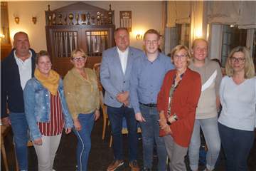 Der Vorstand der Interessengemeinschaft Werner Karneval mit (v.l.) Heinz Lohmann, Claudia Marckhoff, Barbara Kipp, Michael Holtmann, Robin Nolting, Marion Biegel, Theresa Holtmann und Cornelia Lugge. Die Mitglieder blicken zuversichtlich auf die neue Karnevals-Session und den Rosenmontagsumzug 2022.