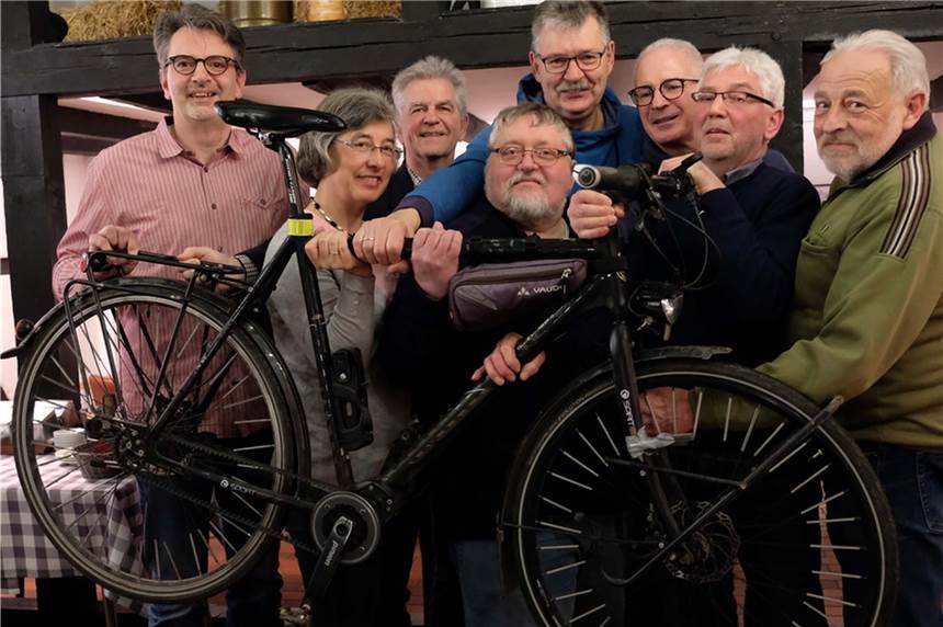Darum soll Haltern am See eine eigene ADFC-Ortsgruppe bekommen Der Vorstand des ADFC-Kreisverbandes Recklinghausen freut sich auf die Gründungsversammlung der Ortsgruppe Haltern, sagen der Vorsitzende Klaus Droste (l.) und der Beisitzer Otto Rohde (3.v.l.).
