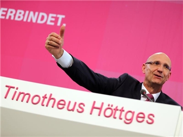 Der Vorstandsvorsitzende der Deutschen Telekom, Timotheus Höttges. Foto: Oliver Berg/Archiv