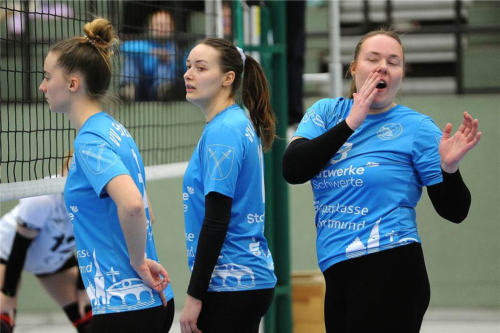 Ein Volleyball-Krimi in Bildern: Oberliga-Topspiel des VV Schwerte zum Durchklicken Der VV Schwerte hat gegen den SV Blau-Weiß Aasee II mit 2:3-Sätzen verloren.