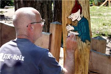 Der Waldspielplatz Flaesheim wird mit schönen Details neu gestaltet.