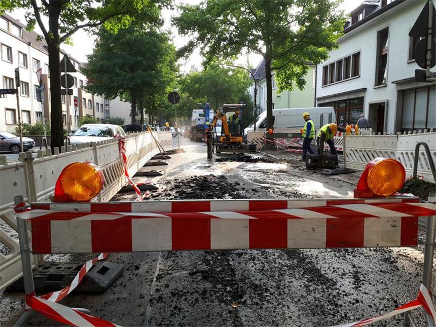 Rohrbruch: 570 Realschüler bekommen schulfrei Der Wasserrohrbruch an der Prinz-Friedrich-Karl-Straße ereignete sich in der Nacht zu Freitag.