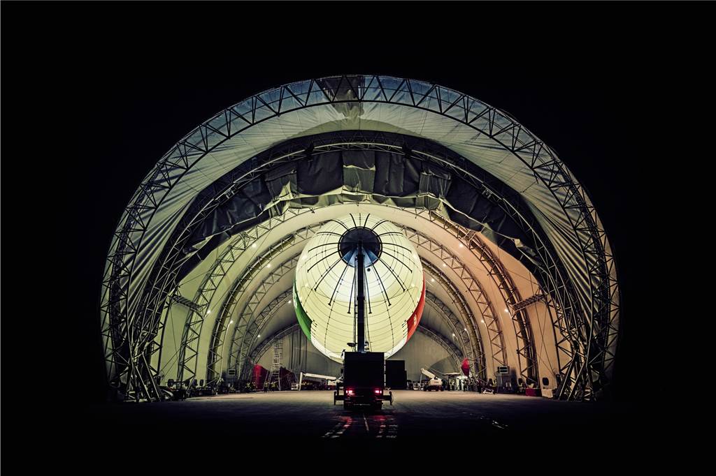 Extraschicht 2022: Zehn Spielorte, die Sie wirklich sehen müssen Der WDL-Luftschiffhangar in Mülheim/Essen beherbergt das Luftschiff "Theo".
