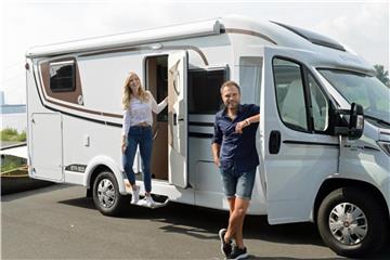 Der Weg zum eigenen Wohnmobil: Ein paar Dinge sind zu beachten, bevor Campingfans sich das eigene mobile Zuhause zulegen. Foto: Judith Michaelis