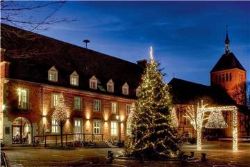 Der Weihnachtsbaum Horst wird am Wochenende geschmückt, zwei weihnachtliche Märkte sollen an den folgenden Wochenenden stattfinden.
