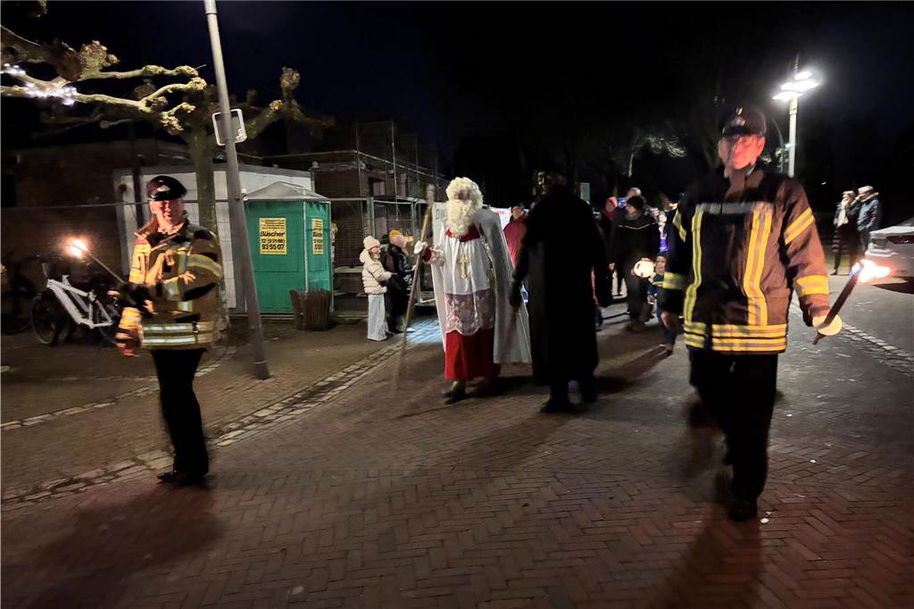 Viele Fotos vom Lichterglanz : Weihnachtsmarkt im Ammeloer Kring