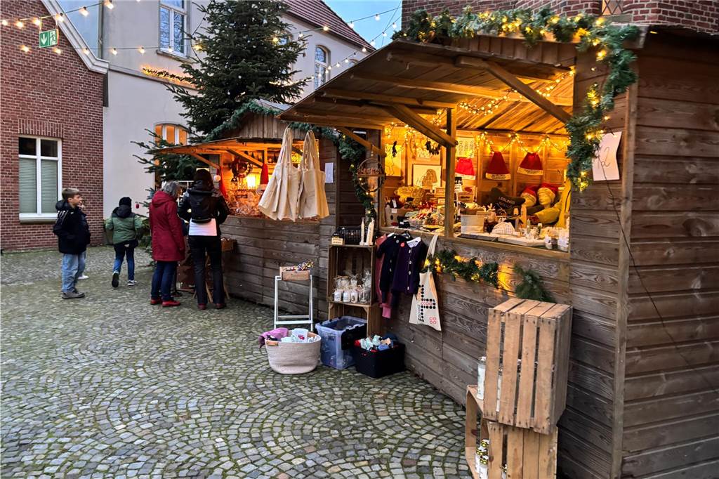 Viele Fotos vom Lichterglanz : Weihnachtsmarkt im Ammeloer Kring