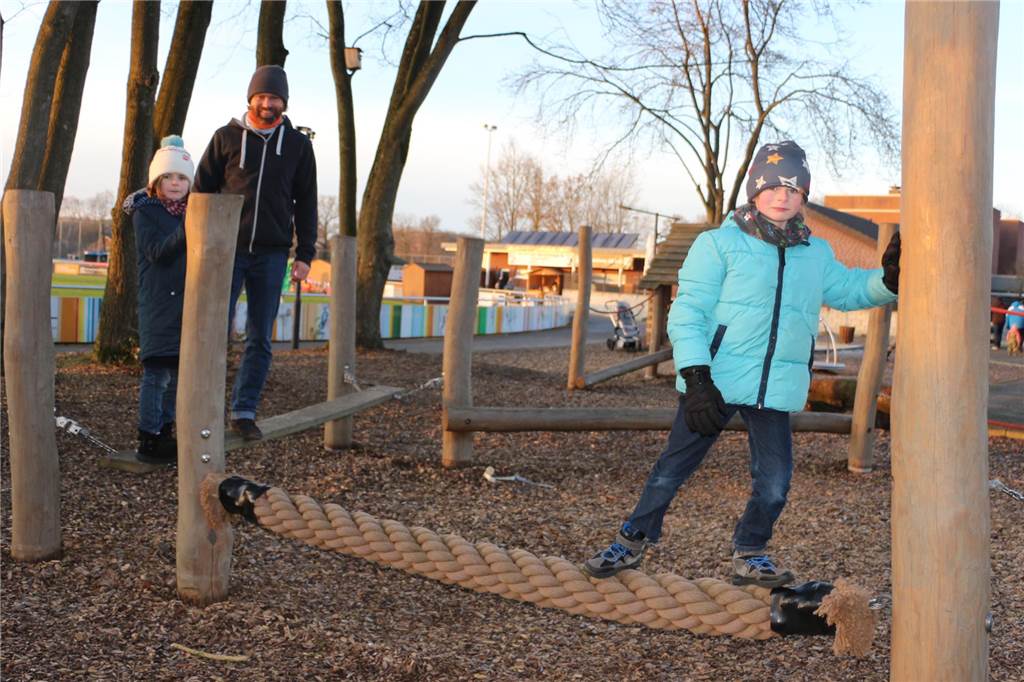 Der Winter zeigte sich gerade am Samstag von seiner schönsten Seite. Genau passend für einen Besuch des Spielplatzes.